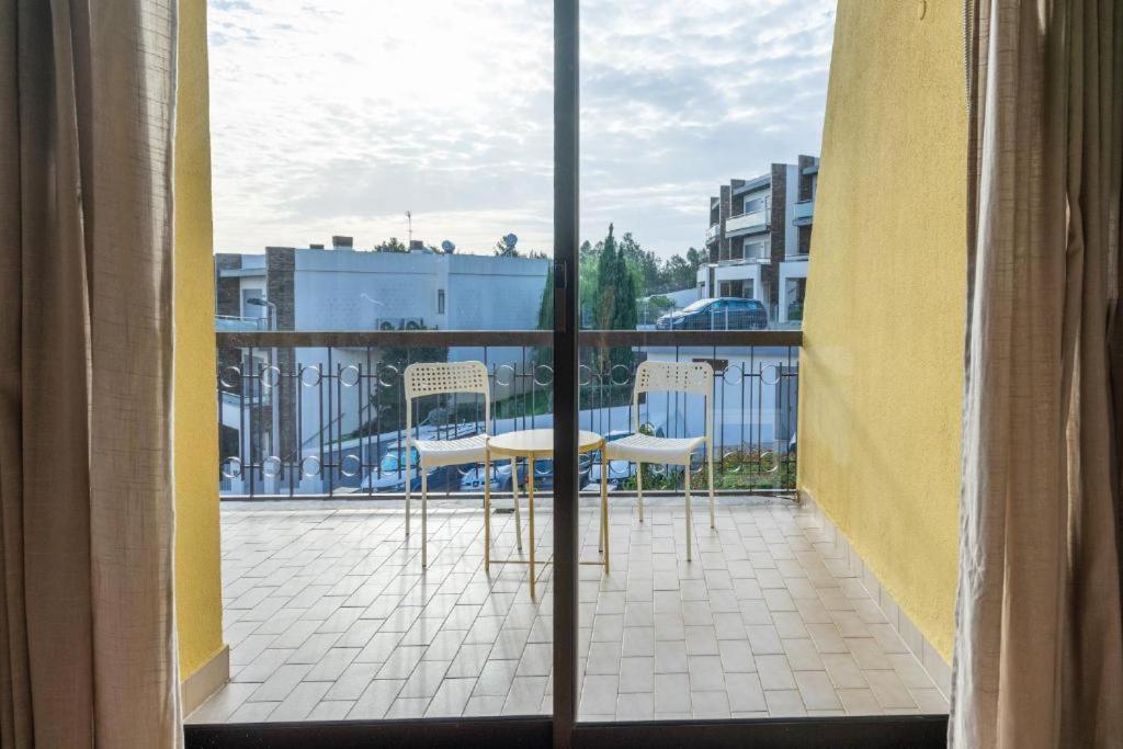 Kubata Hill Hotel Parede Buitenkant foto